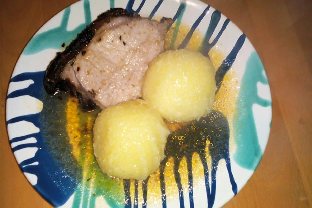 Schweinebraten in Kr&auml;uter-Senf-Kruste