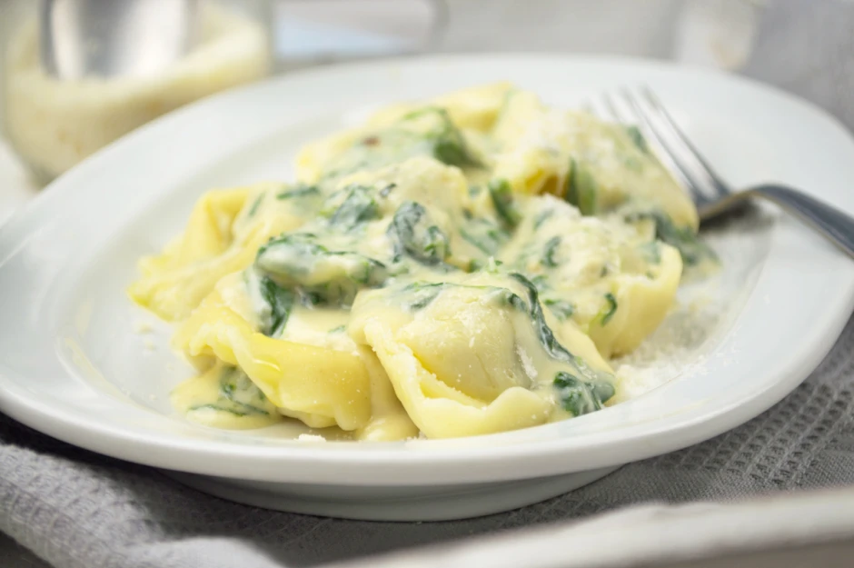 Nudeln mit K&auml;se-Spinatsauce