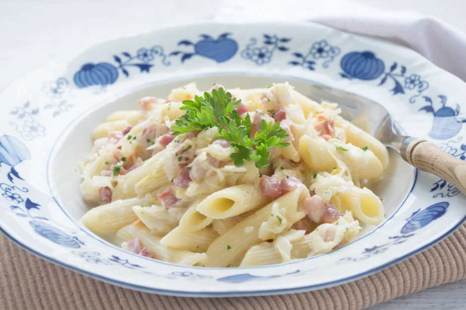 Penne mit Sauerkraut-Sauce