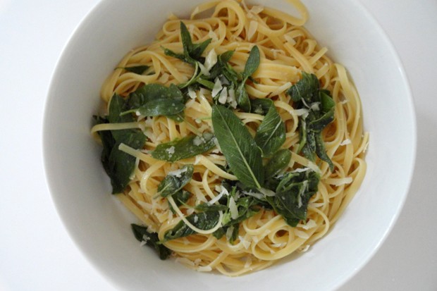 Spaghetti in Salbeibutter