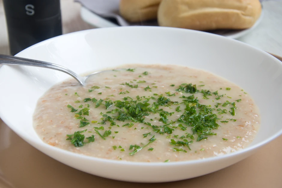 Vollkorn-Kerbelsuppe