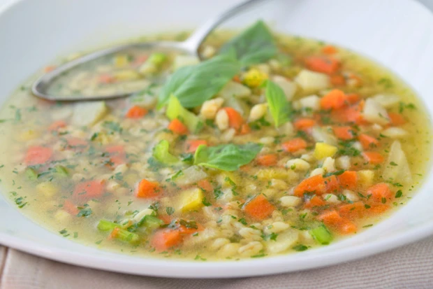 Gem&uuml;sesuppe mit Buchweizen