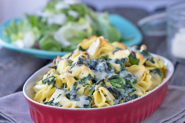 Tortellini Auflauf mit Blattspinat und Schmelzk&auml;se