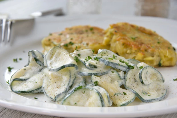 Warmer Zucchini-Salat