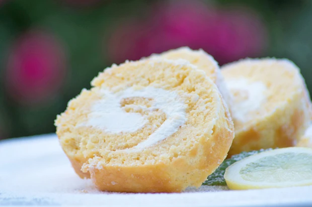 Zitronenroulade