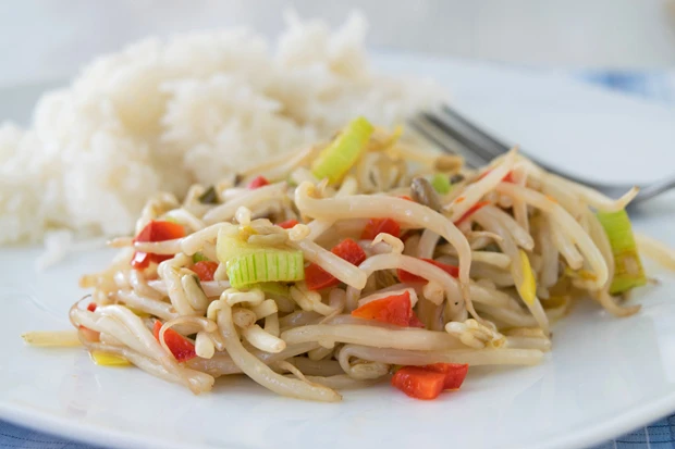 Mungobohnensprossen aus dem Wok
