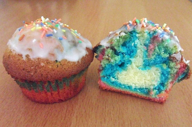 Regenbogen Muffins