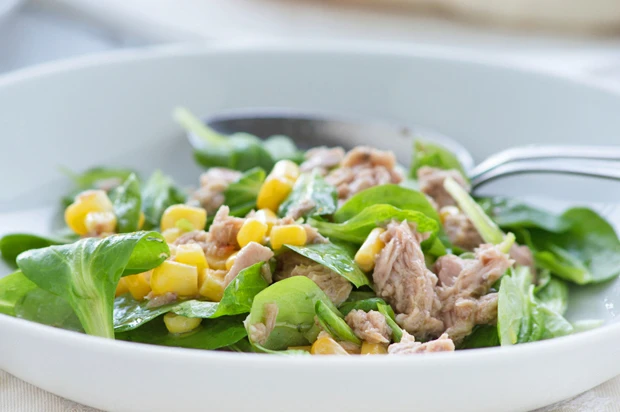 Vogerlsalat mit Thunfisch