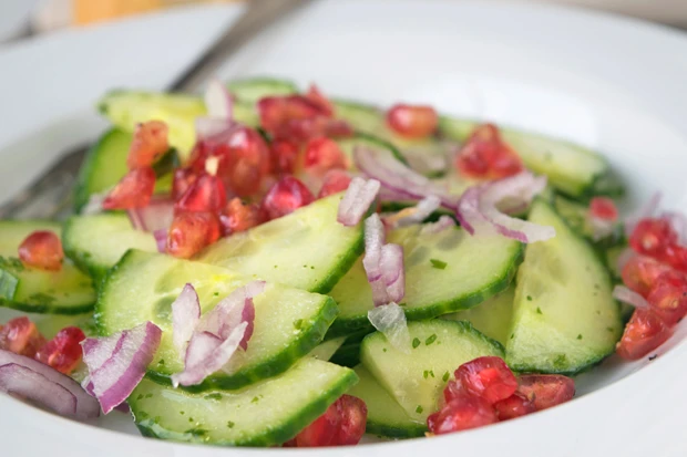 Granatapfel-Gurken-Salat
