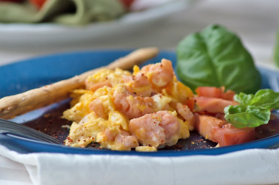 R&uuml;hrei mit Lachs