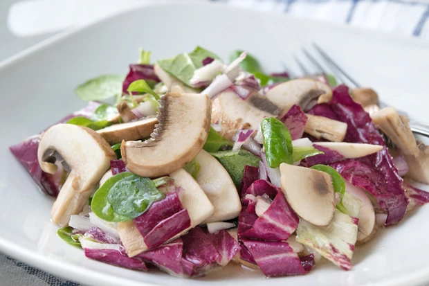 Radicchiosalat mit Pilzen