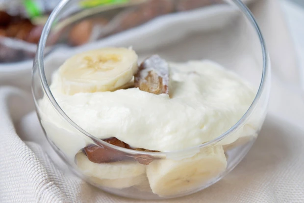 Bananencreme mit Datteln