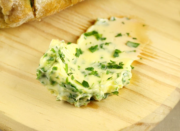 Knoblauch-Kräuter-Butter