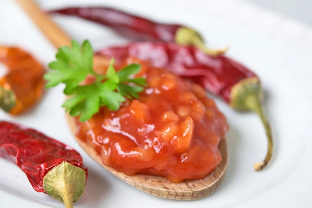 S&uuml;&szlig;-scharfe Sauce