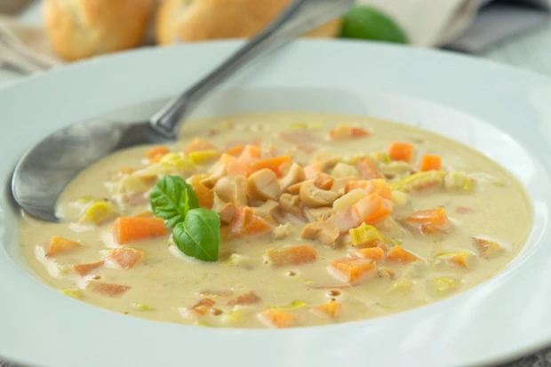 Erdnuss-Lauch-Suppe