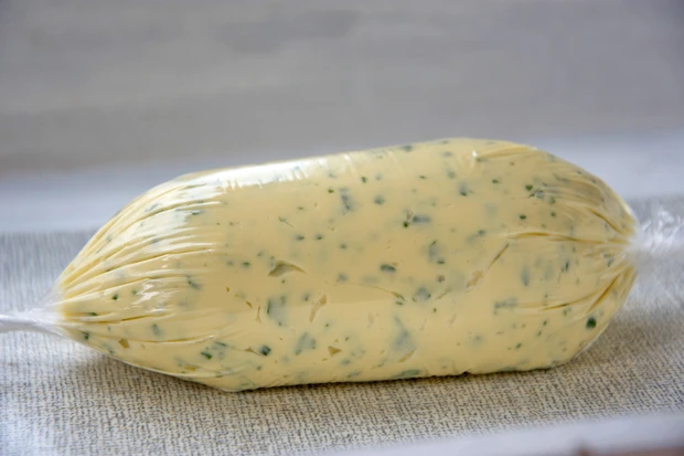 Knoblauchbutter mit Curry