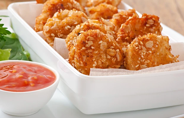 Chicken-Nuggets mit Sesamkruste