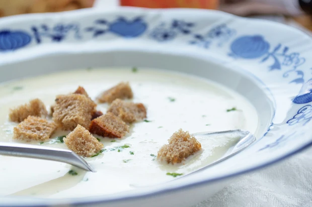 Sellerie-Apfel-Suppe