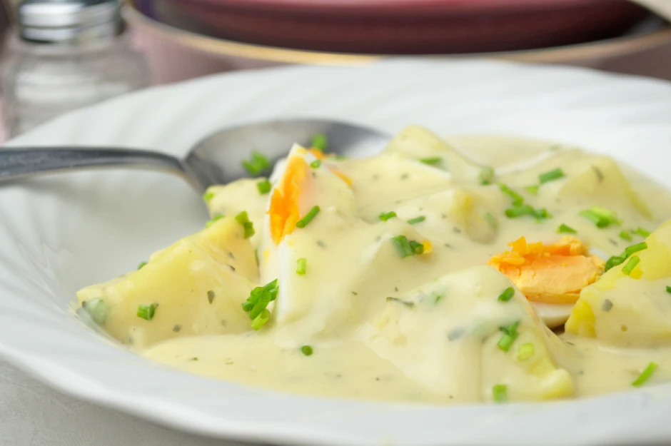 Erd&auml;pfel mit eingebrannter Schnittlauch-Sauce