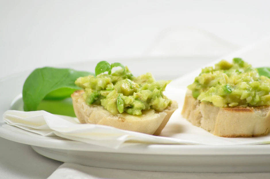 Avocado-Bruschetta