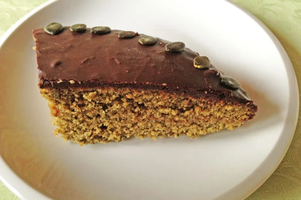 K&uuml;rbiskerntorte