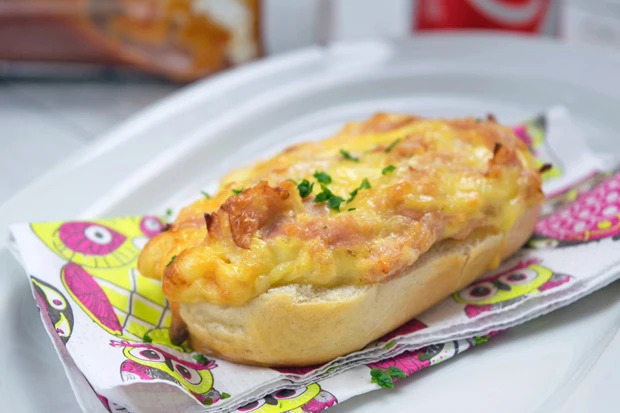 &Uuml;berbackene Schinkenbr&ouml;tchen