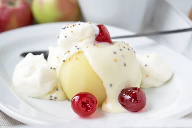 &Uuml;berzogener Apfel
