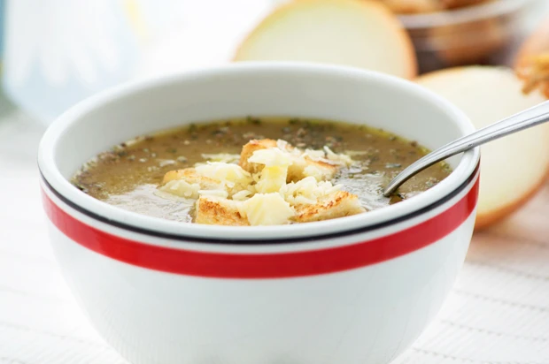 Pikante Zwiebelsuppe