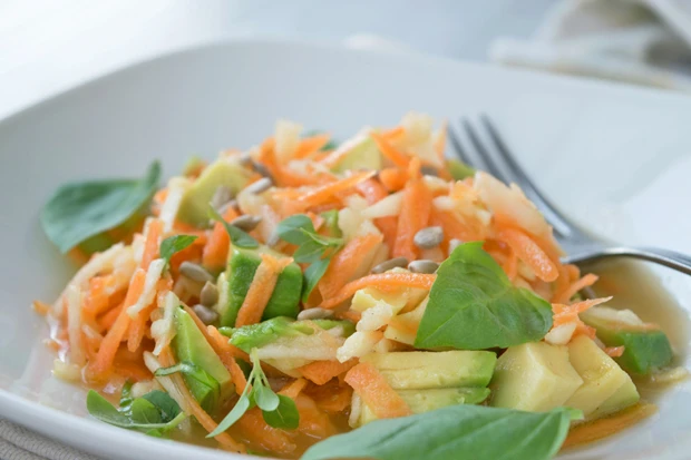 Ostersalat mit Avocado