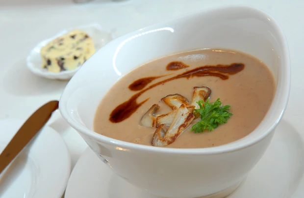 Maroni-Schwammerlsuppe