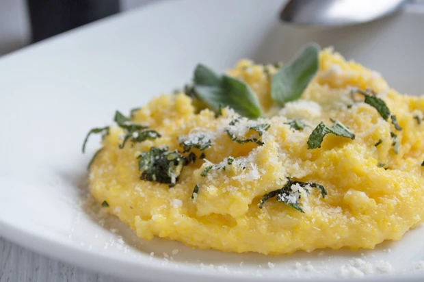 Polenta mit Salbei