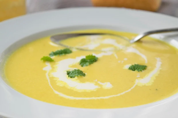Ananas-Curry-Suppe