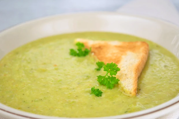 Erbsensuppe mit Speck