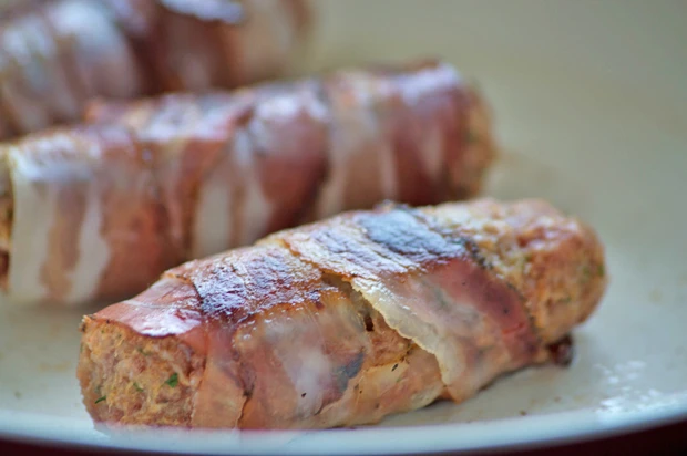 Cevapcici im Speckmantel