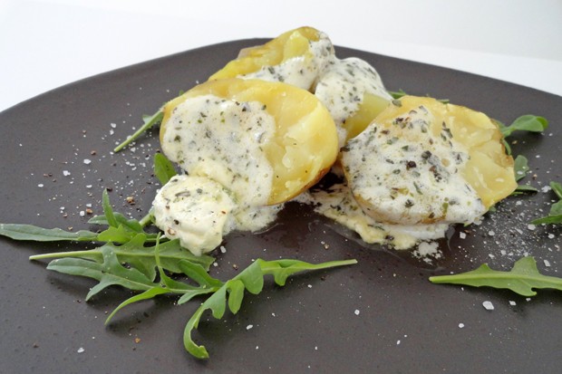 Erdäpfel mit Kräuterbutter