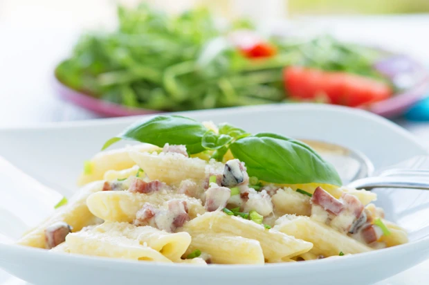 Penne mit Speck-K&auml;se-Sauce
