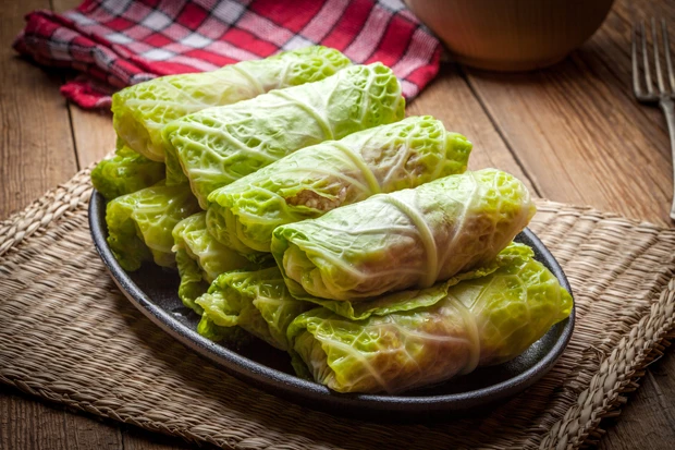 Vegetarische Chinakohl-Rouladen