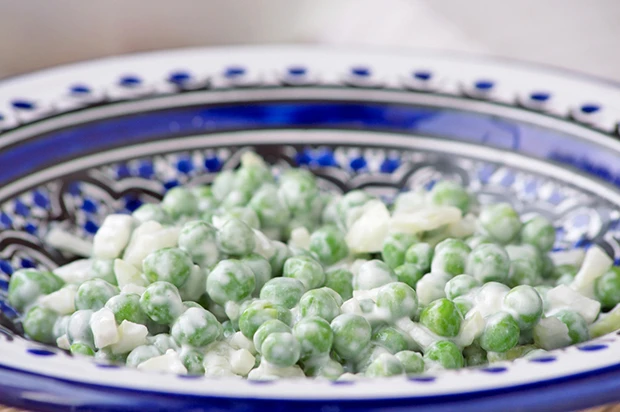 Erbsensalat mit Schalotten