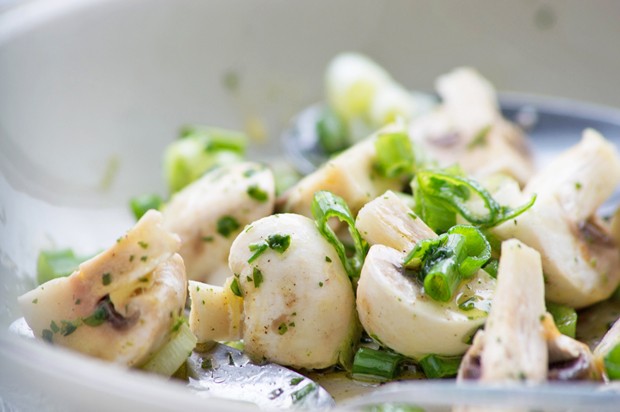 Champignons mariniert