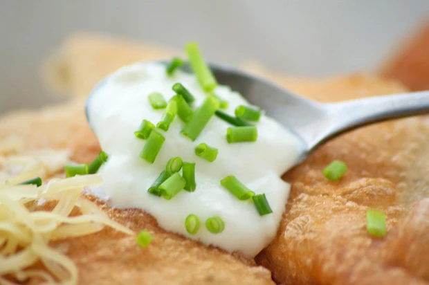Sauerrahm-Schnittlauch-Dip