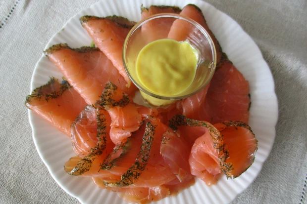 R&auml;ucherlachs mit Honig-Sauce