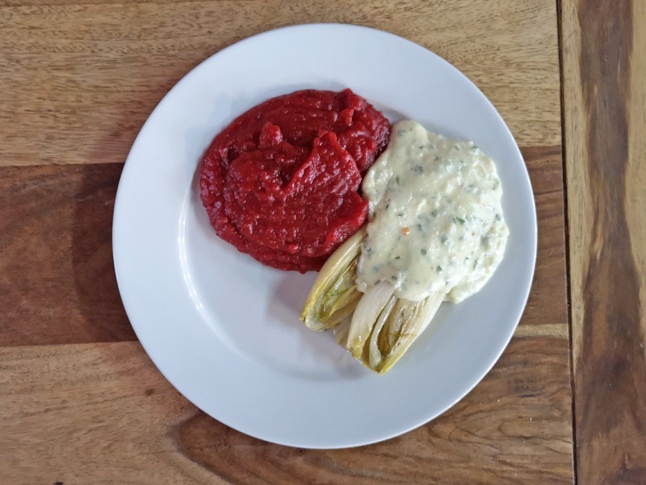 Gebratener Chicorée mit Rüben-Erdäpfel-Püree