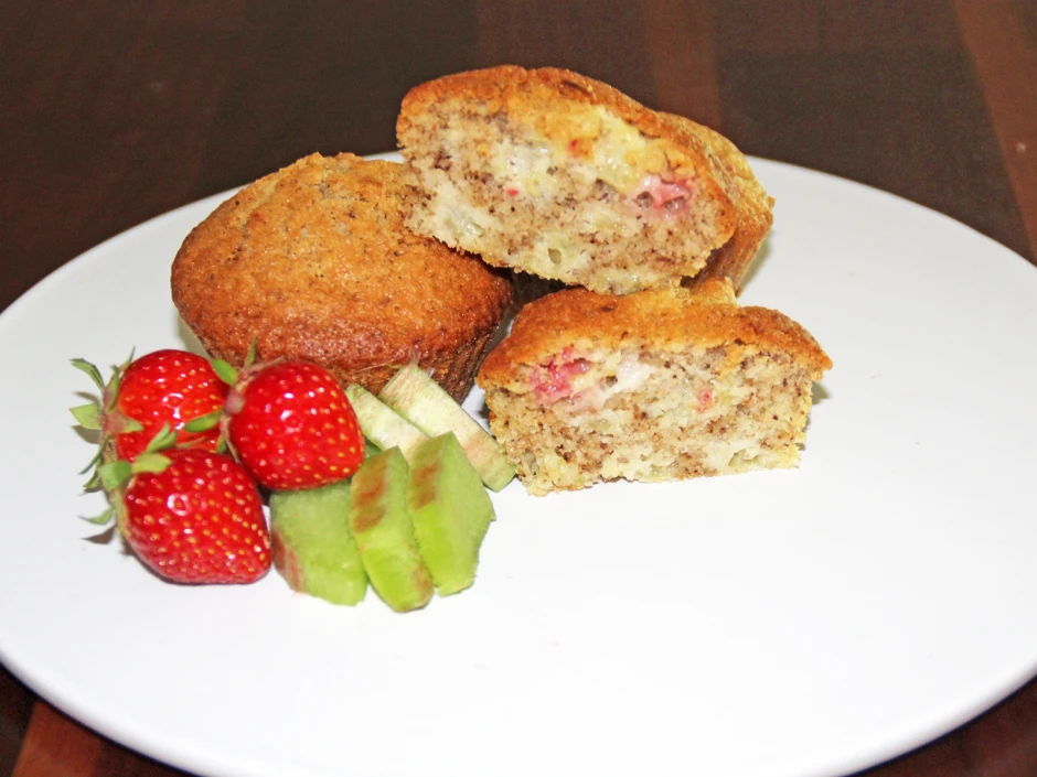 Erdbeer-Rhabarber-Muffins