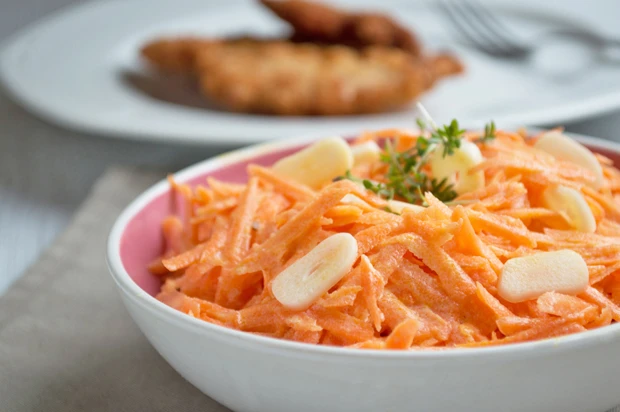 Karottensalat mit Knoblauch
