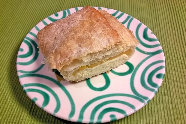 Einfacher Topfenstrudel mit Marillen