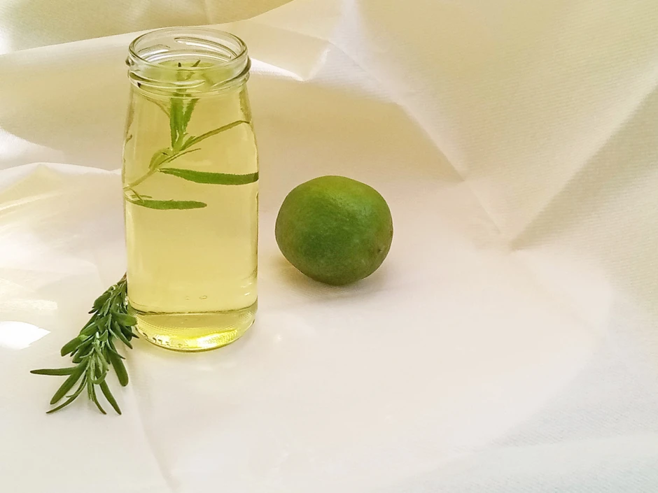 Rosmarin-Limetten-Essig