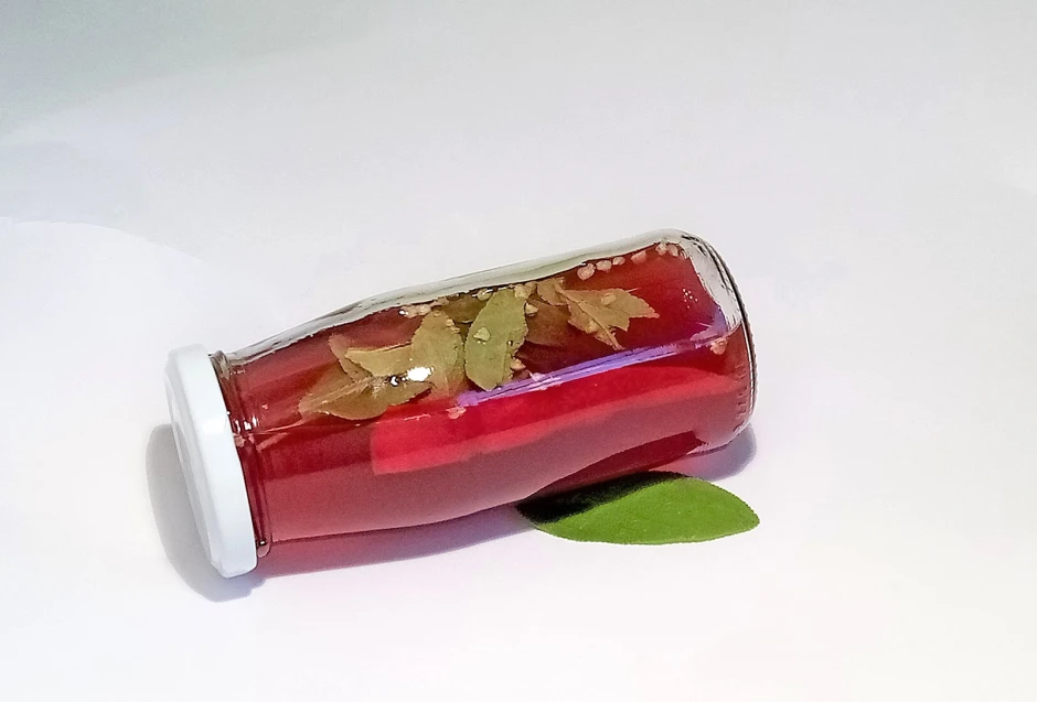 Chili-Salbei-Essig