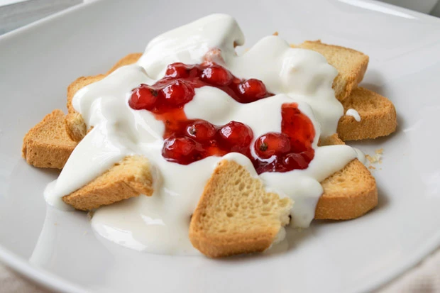Zwieback-Dessert
