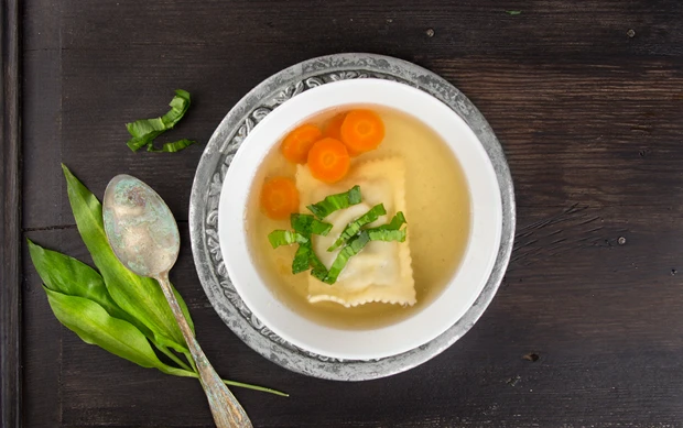 Fr&uuml;hlings Maultaschen-Suppe