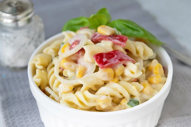 Curry-Nudelsalat